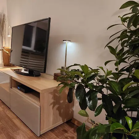 Pi 1 - Apartment In The Heart Of Bucharest, Amazing Location, Cozy, Sleeps 4-2